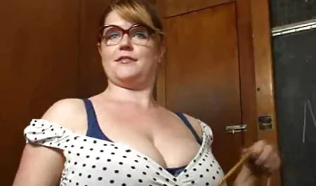 Các được vào mông họ sex nhat ban 2020 chèn tay và lực lượng cô ấy để hút dương vật