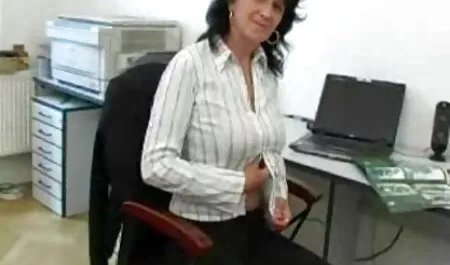 Đẹp da ngăm jav moi nhat đen, trên bàn