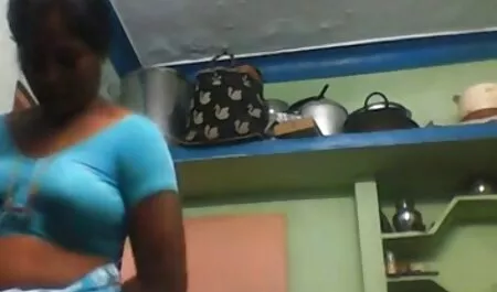 Các chó kéo điện phim set nhat ban moi nhat thoại của cô, và trả lời các cuộc gọi
