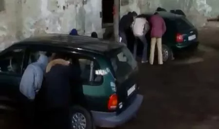 Một người đàn ông với một người lớn, nhưng vẫn là sex nhat ban ngan một người vợ trong âm đạo
