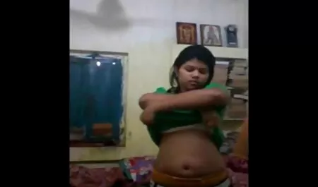Cô gái phim sex moi nhat ban có vui vẻ trong xe vào ban đêm