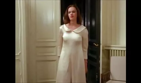 Phụ nữ xinh đẹp, tóc đỏ, di sex moi nhat ban chuyển cô ấy đít