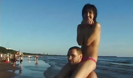 Các chó nắm lấy đồng bởi má và bắt đầu hôn cô sex nhat ban 2018 ấy.