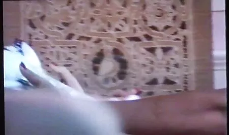Một con điếm già quyết định để cạo râu cô yêu quý của sex nhật bản mới 2019 mu