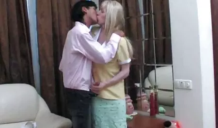 Tay, trên đầu trang của chồng phim jav nhật bản mới nhất cô,