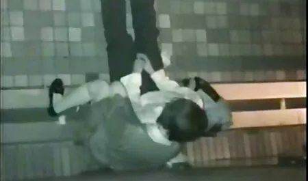 Anh em, chị clip sec nhat em, bôi kem cơ thể