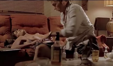 Một chó già nhét một củ cà rốt trong âm đạo phim sex nhật bản không che mới nhất