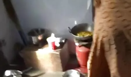 Ít màu Đỏ Mui xe đang cố gắng phim sec nhat ban moi để sống lại những ngày xưa