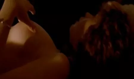 Bà làm cho Cooney cho bạn gái của mình và đưa cô đến cực phim sex nhật bản mới ra khoái,